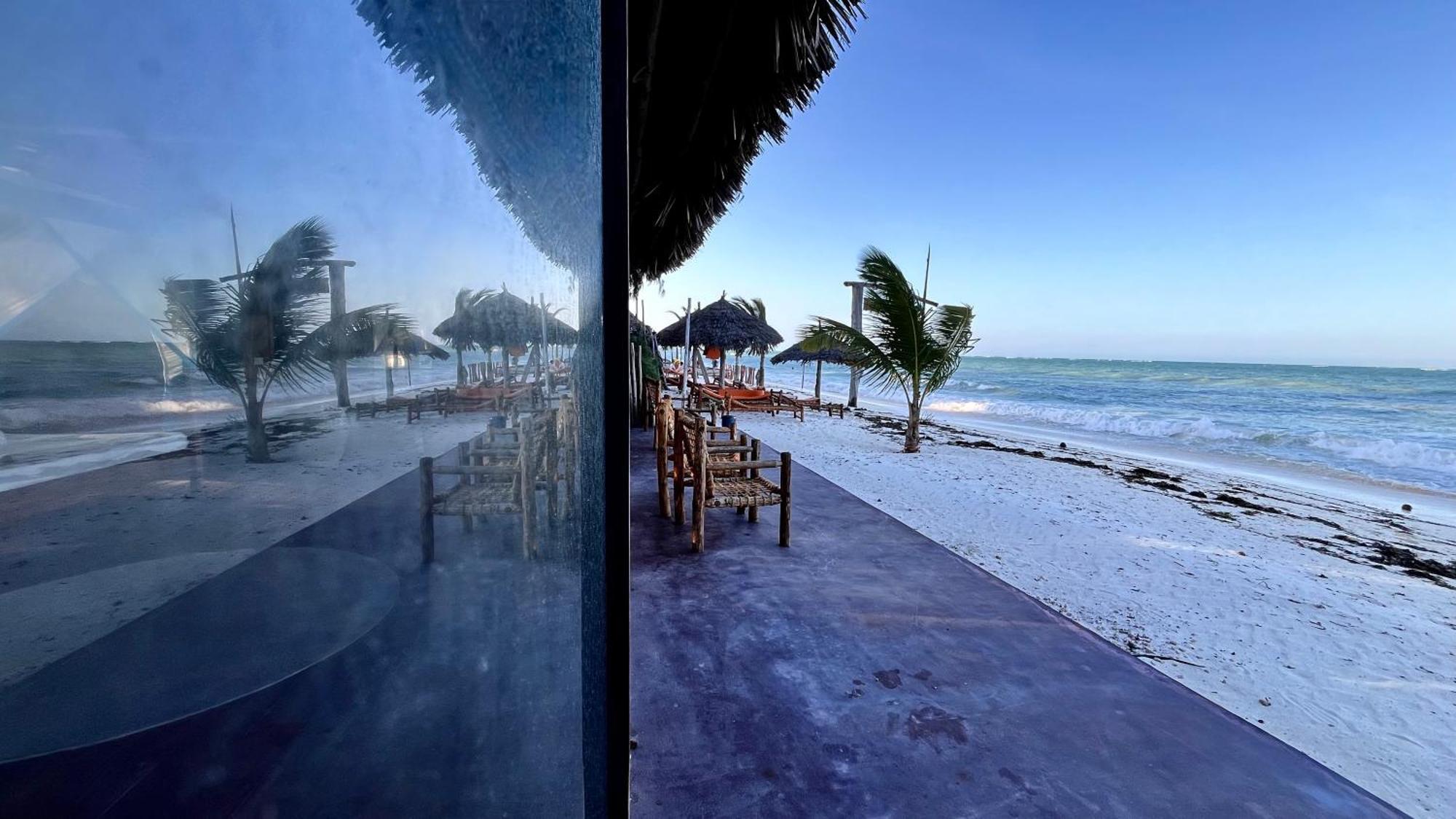 Tiki Beach Club & Resort (Adults Only) Bwejuu Exterior photo